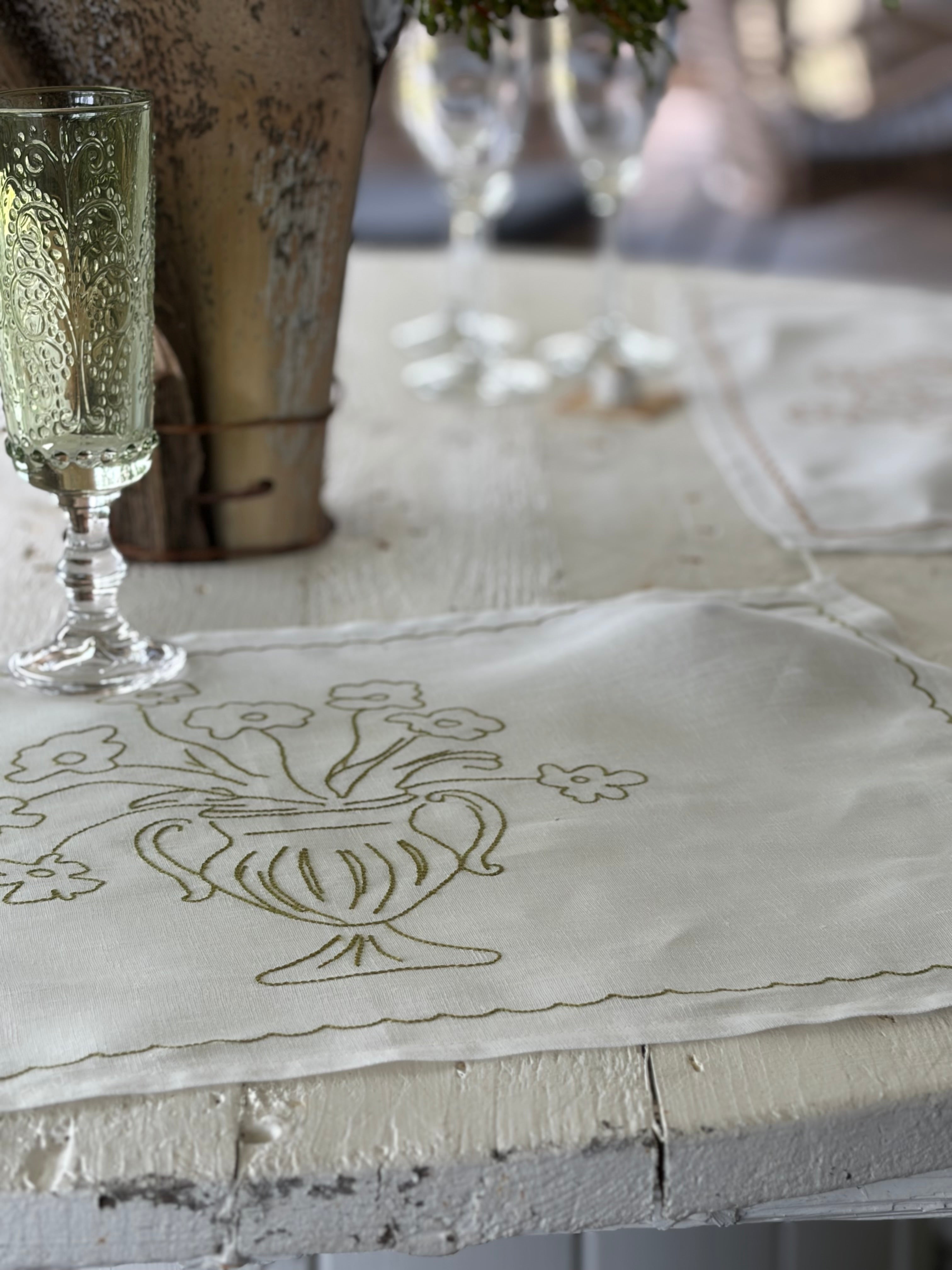 Bloom Linen Placemat with flower design in Echuca and Olive