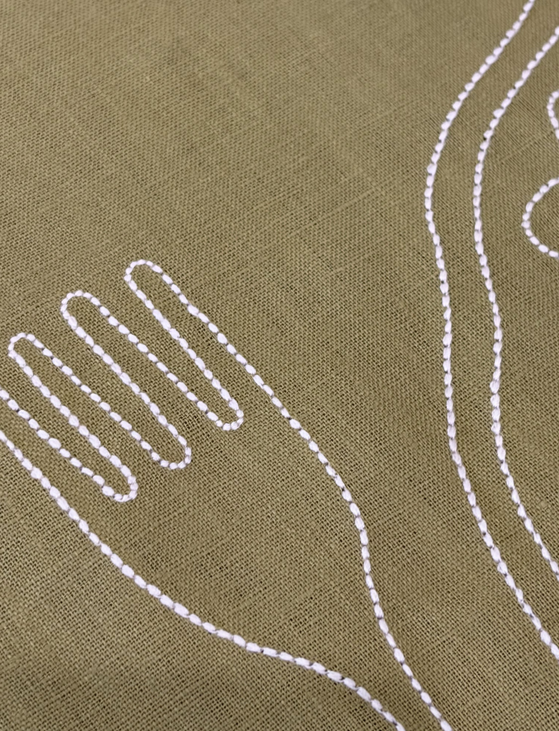 Duo Placemat Linen with Plate Design in Olive and Echuca