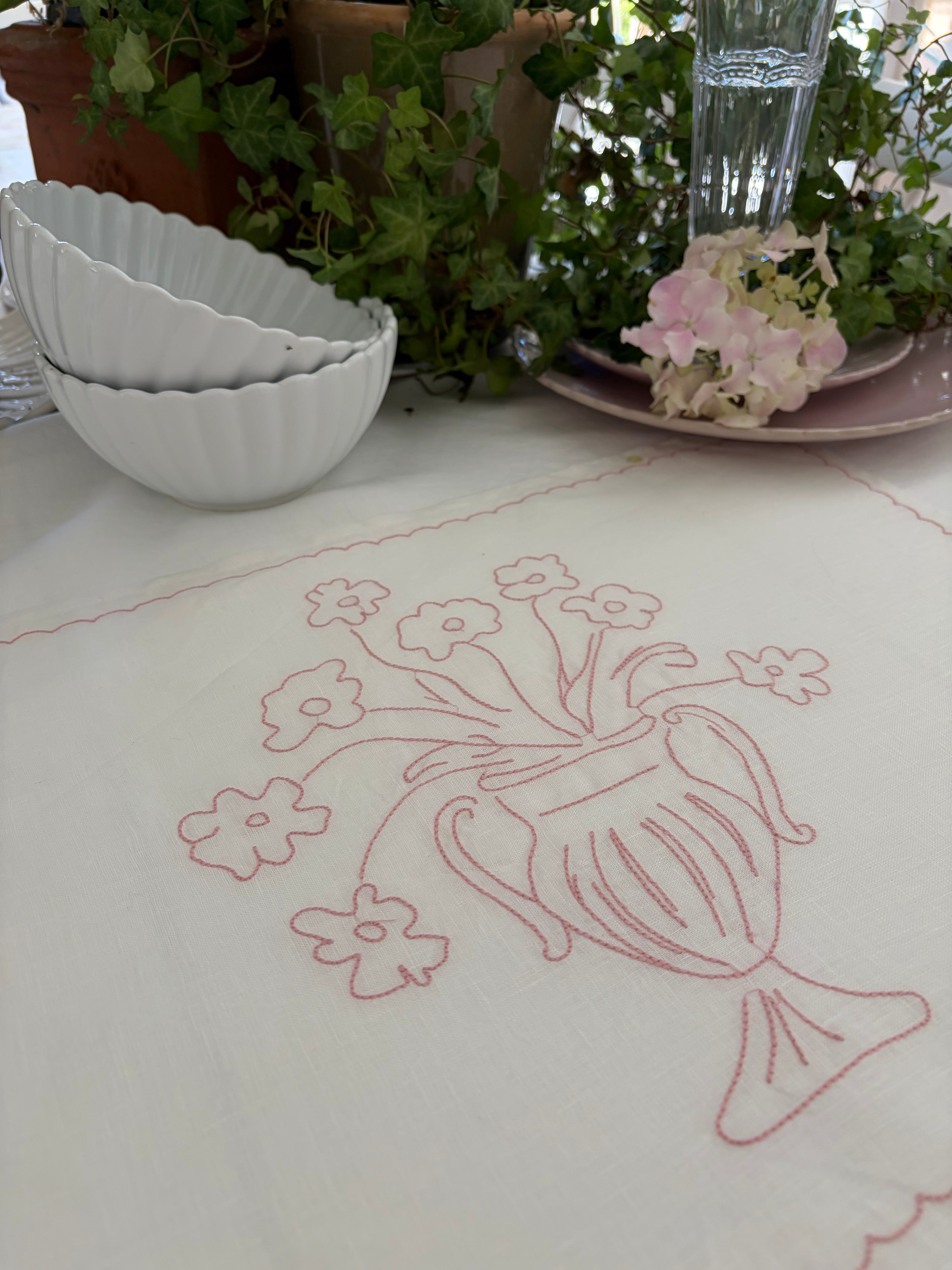 Bloom Embroidered Linen Placemat - Rose Pink -Art Meets Linen - Little Nordic Sol