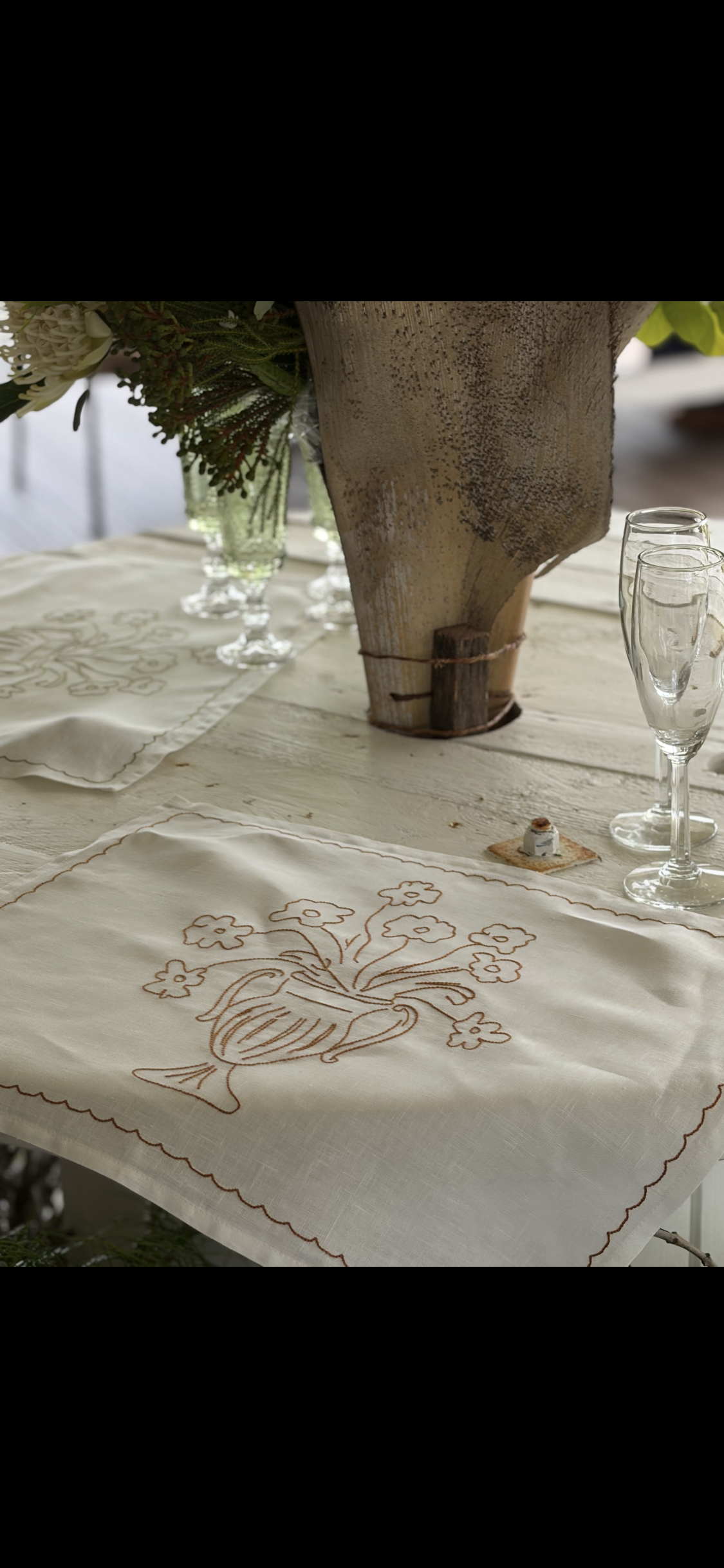 Bloom Linen Placemat with flower design in Echuca and Tan