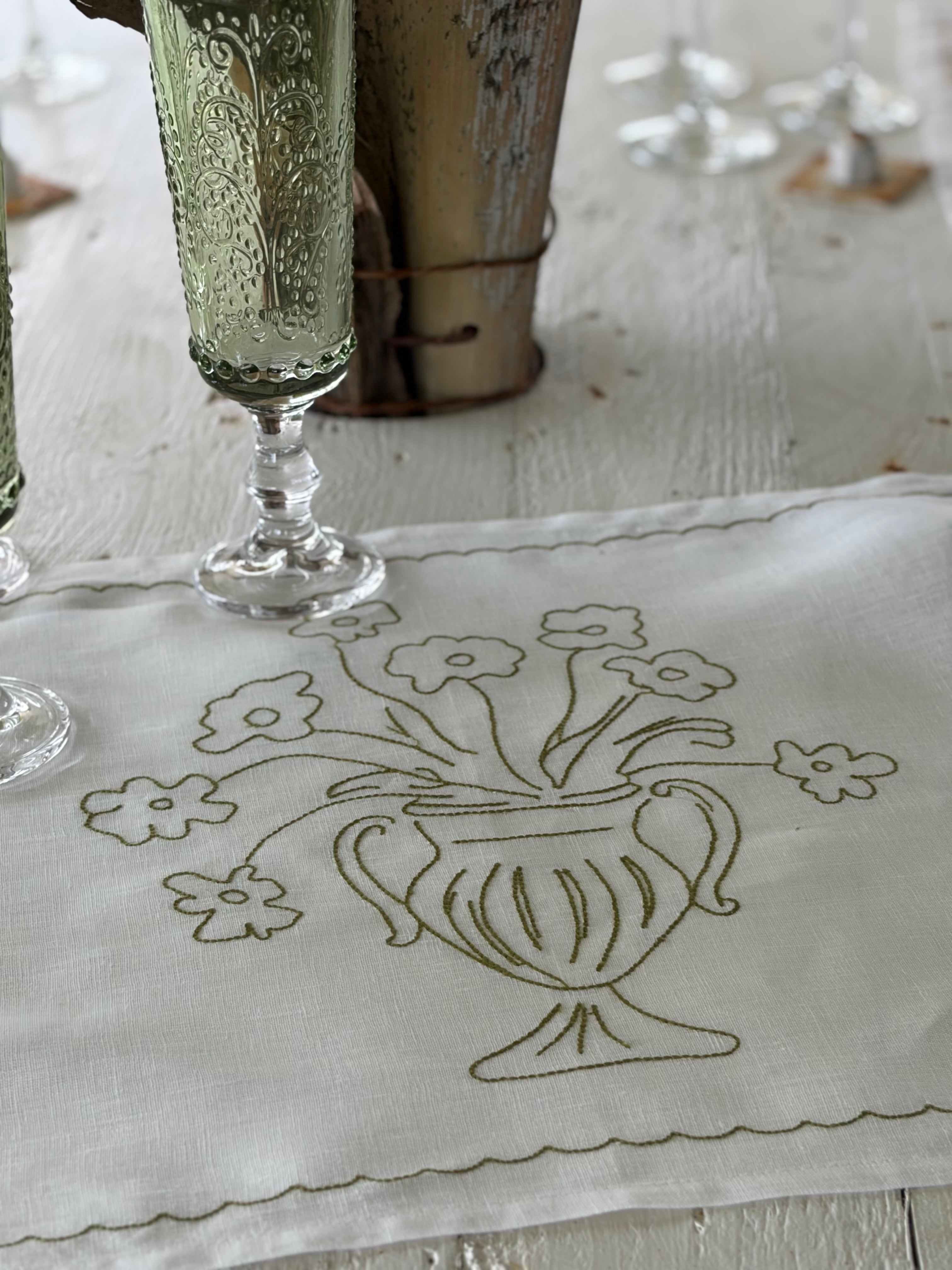 Bloom Linen Placemat with flower design in Echuca and Olive