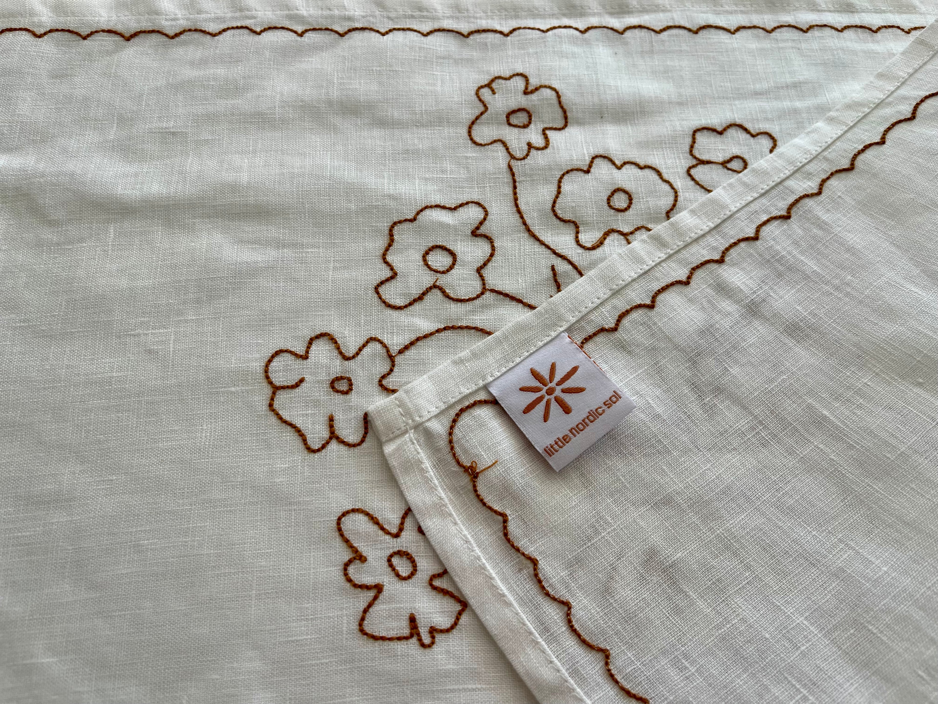 Bloom Linen Placemat with flower design in Echuca and Tan