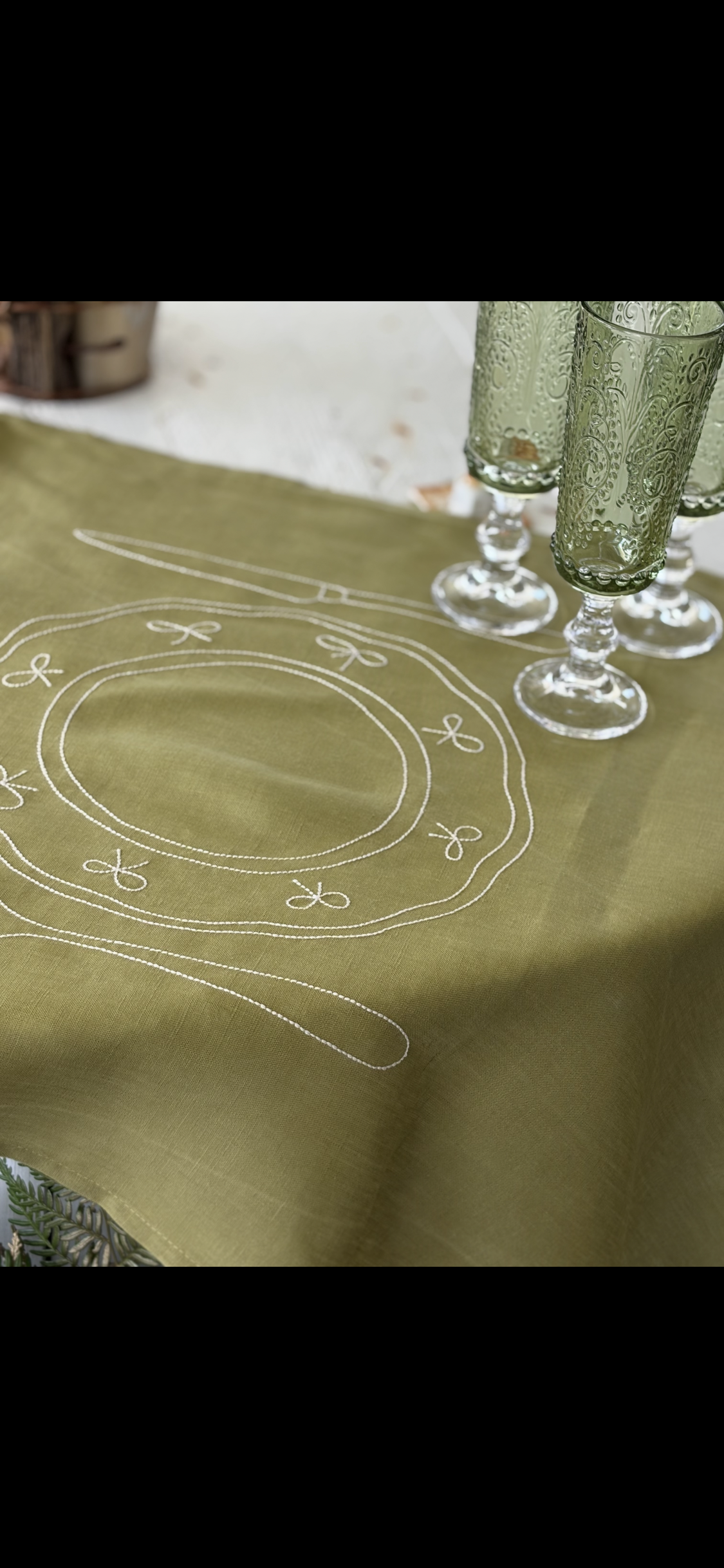 Duo Placemat Linen with Plate Design in Olive and Echuca