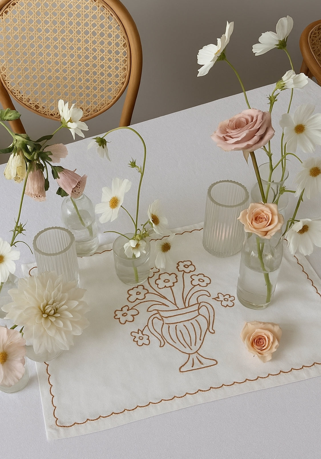 Bloom Linen Placemat with flower design in Echuca and Tan