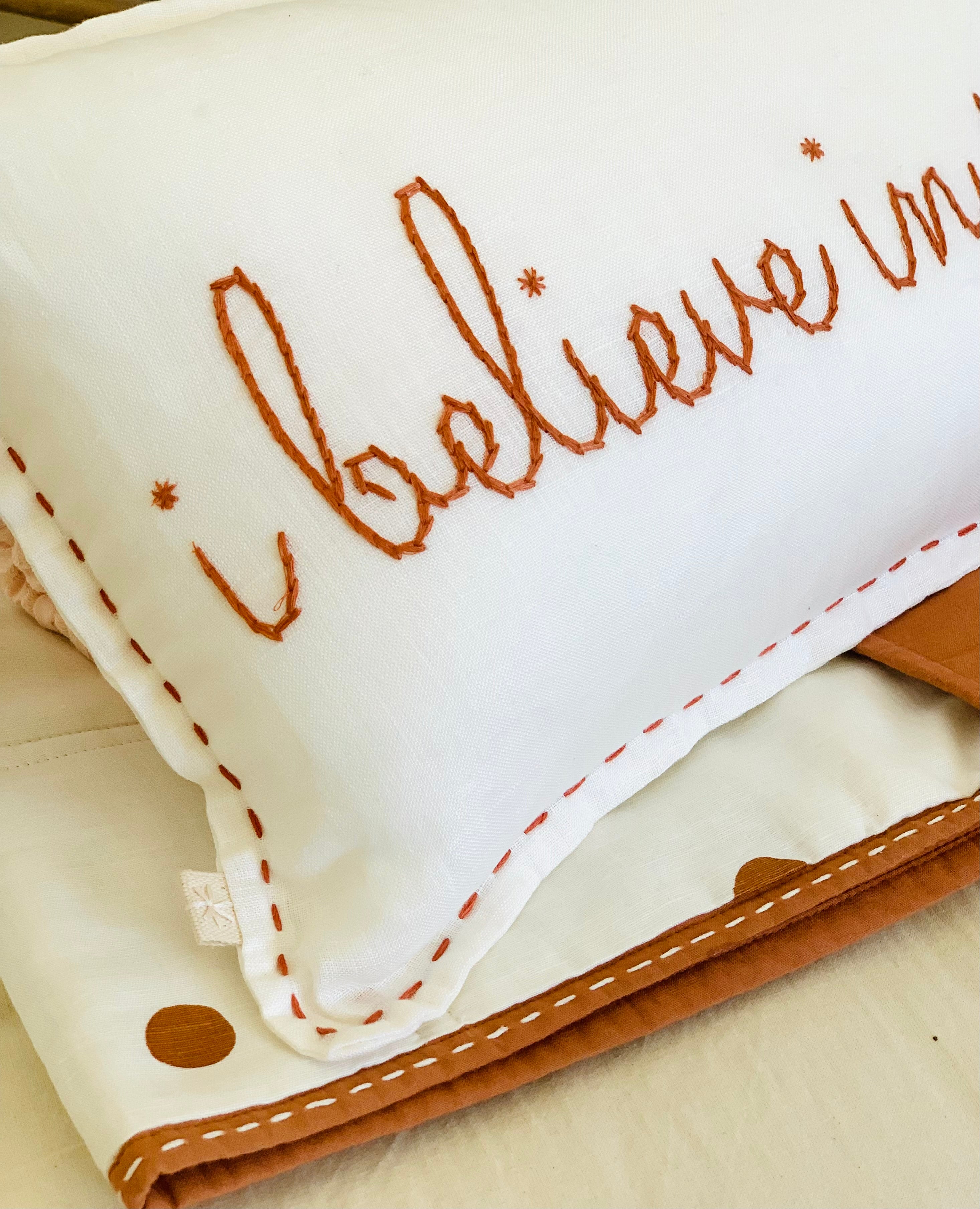 I Believe in Santa - Cushion Ivory