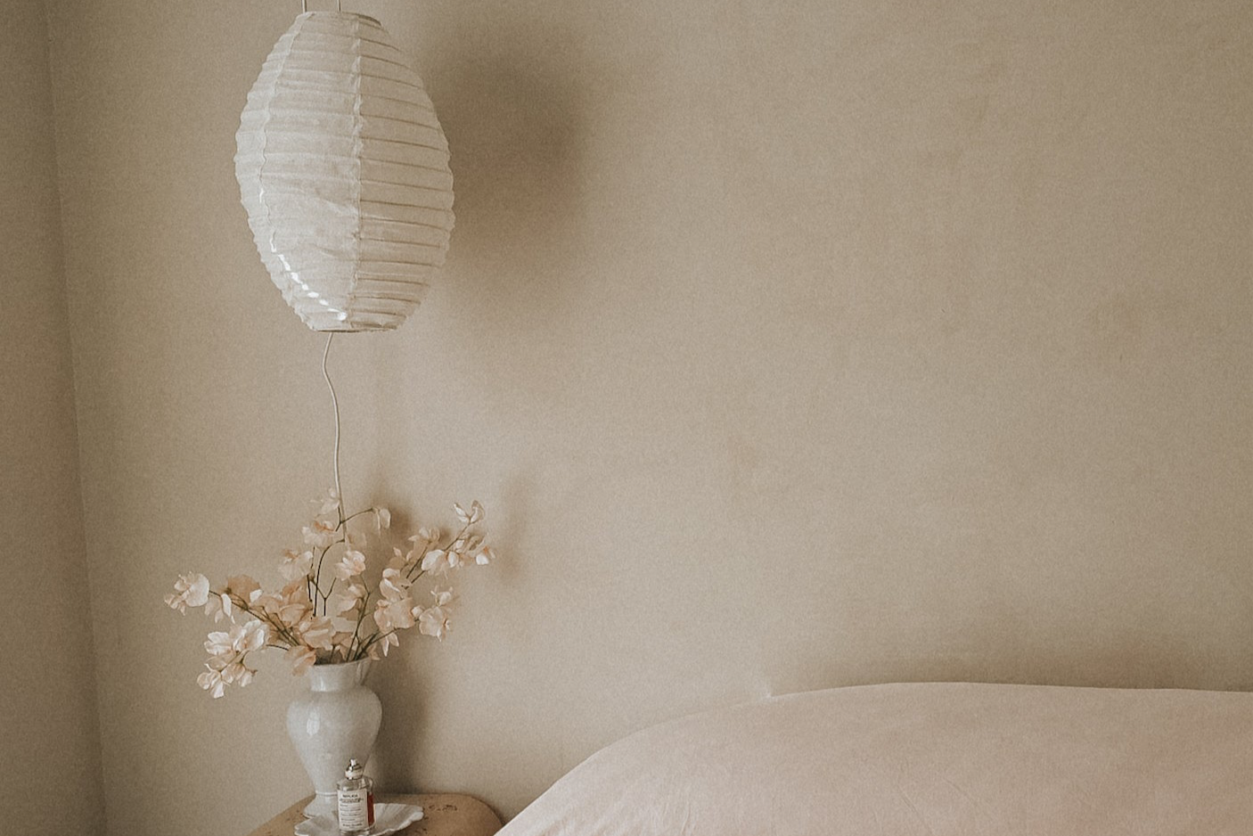 Cocoon pendant light shade 100% linen fabric with bamboo frams.