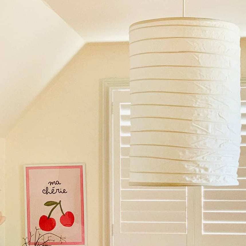 Organic light pendant flue shapped, with bamboo frame