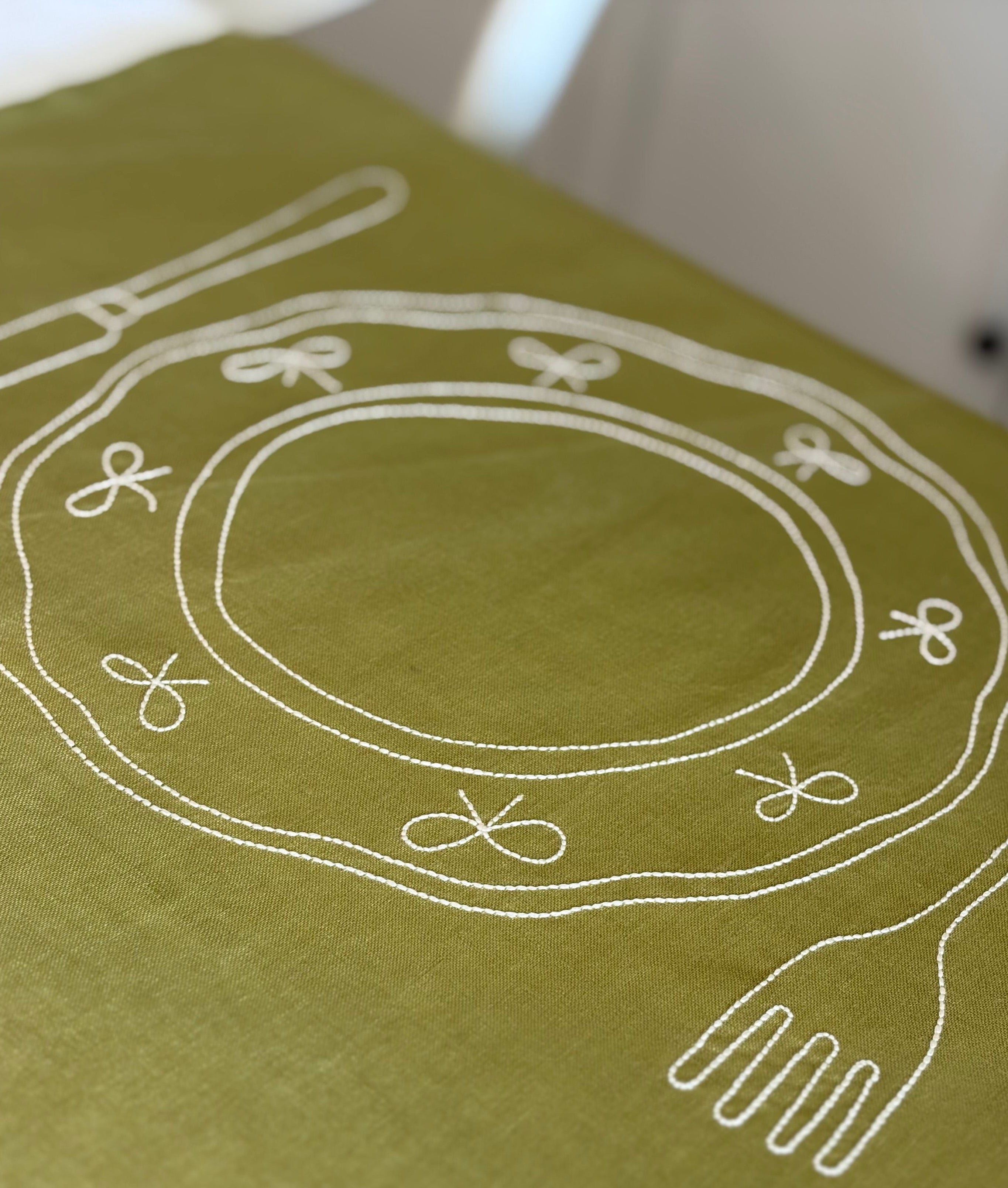 Duo Placemat - Linen Double Plate Design Olive and White